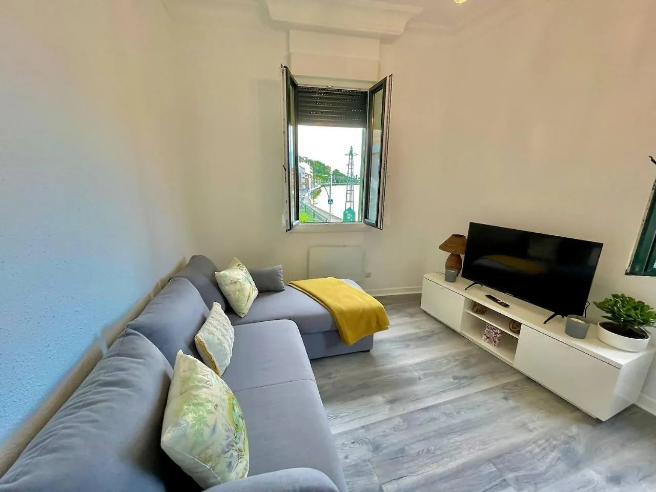 Kai Bilbao Apto Junto A La Ria Apartment