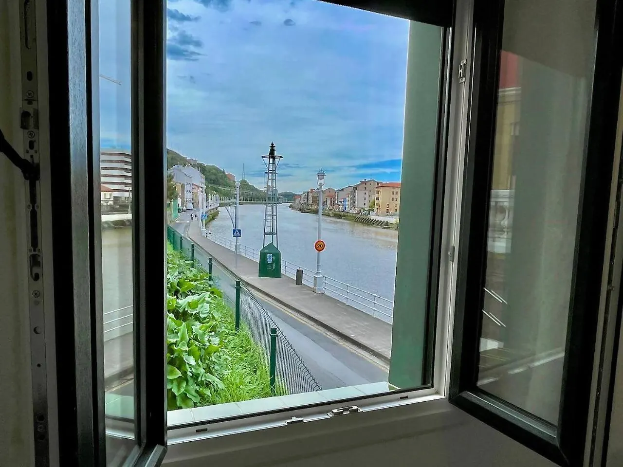 Kai Bilbao Apto Junto A La Ria Apartment